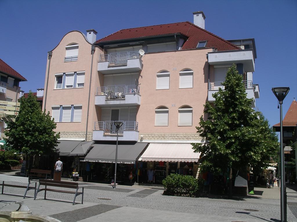 Centrum 2 Apartmanok Hévíz Exteriör bild