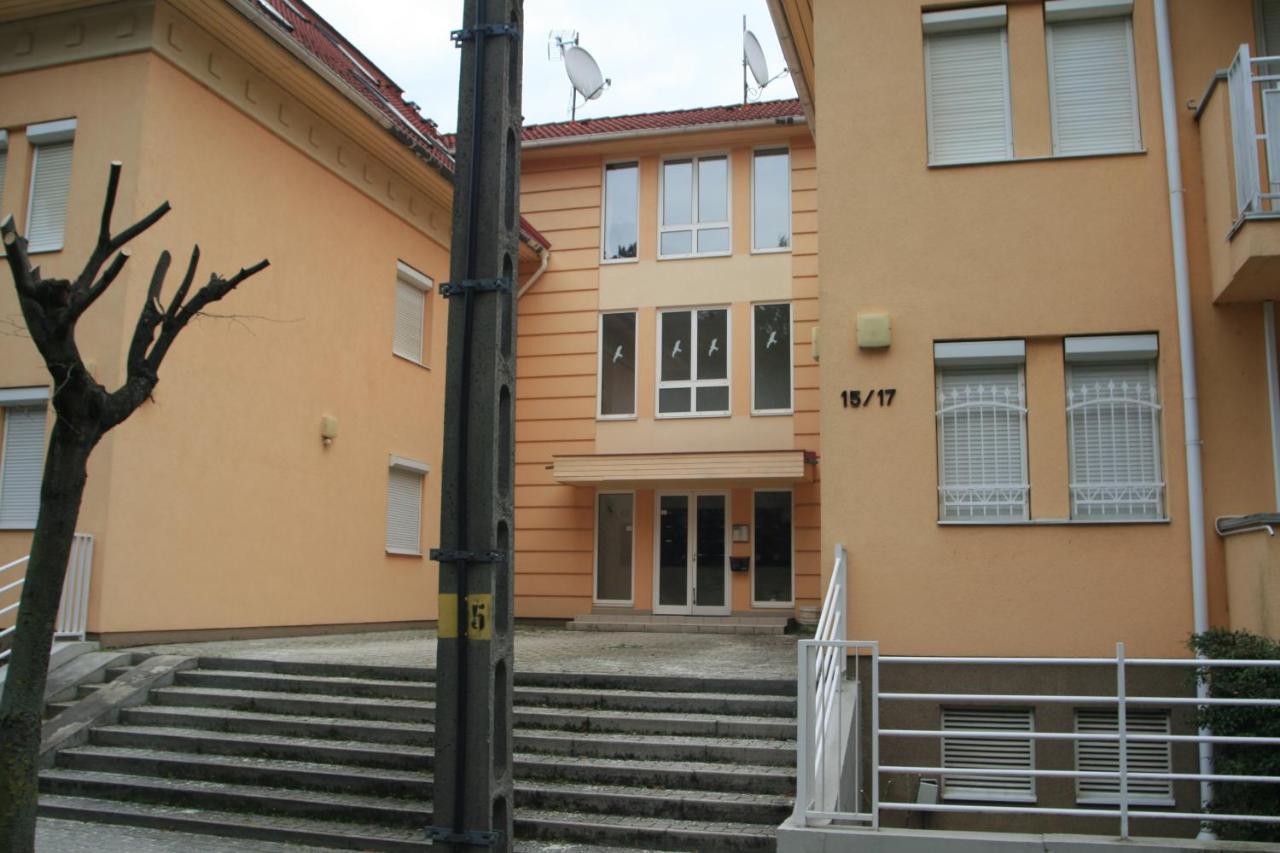 Centrum 2 Apartmanok Hévíz Exteriör bild